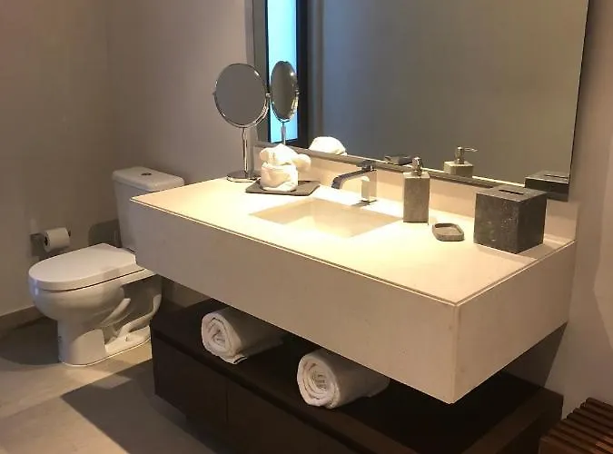 Luxurious In The Marina Apartahotel *